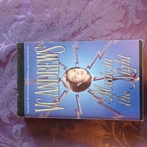 VC Andrews Music in the Night Keyhole Cover